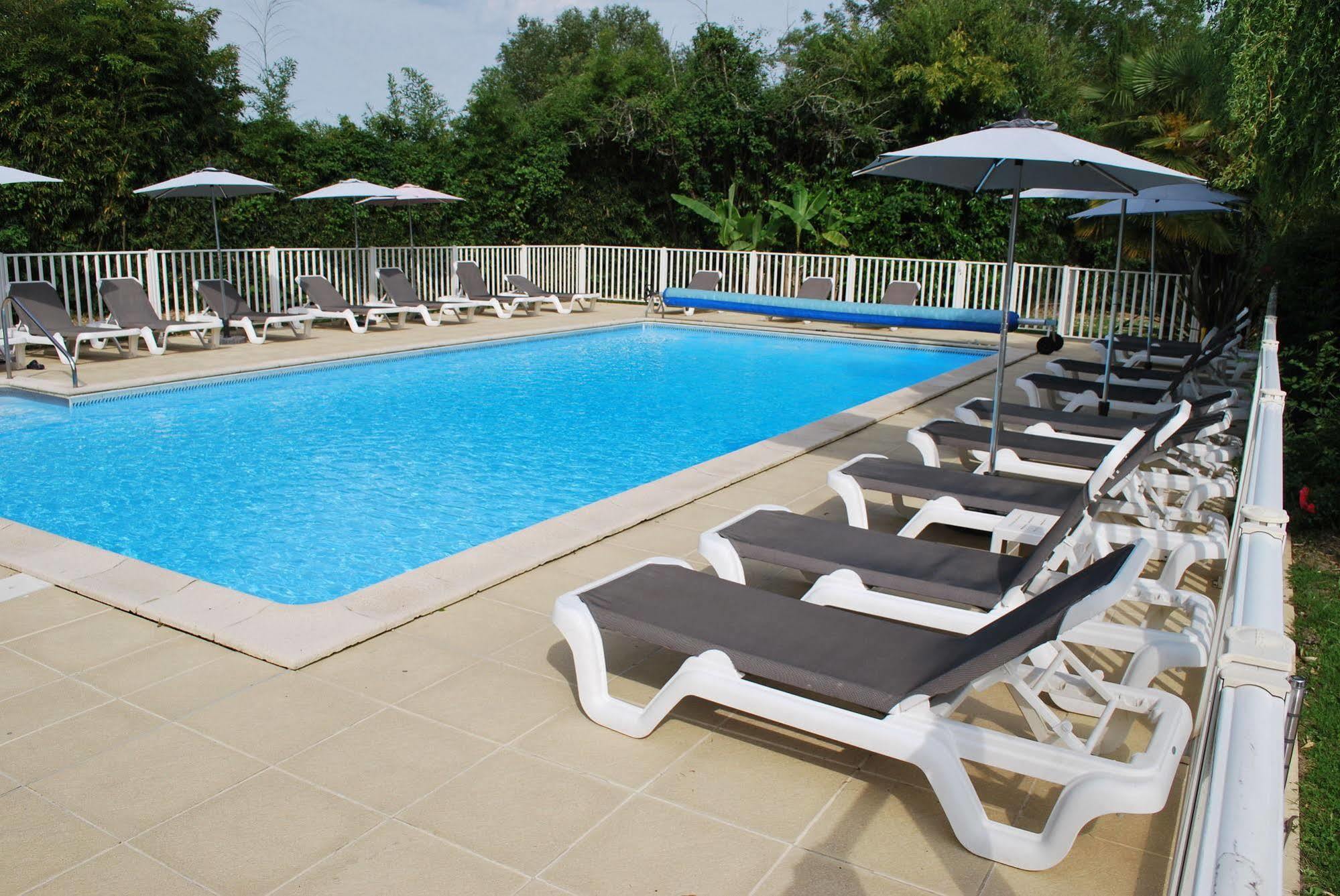 Hotel Le Relais Des Champs Eugenie-les-Bains Exterior photo