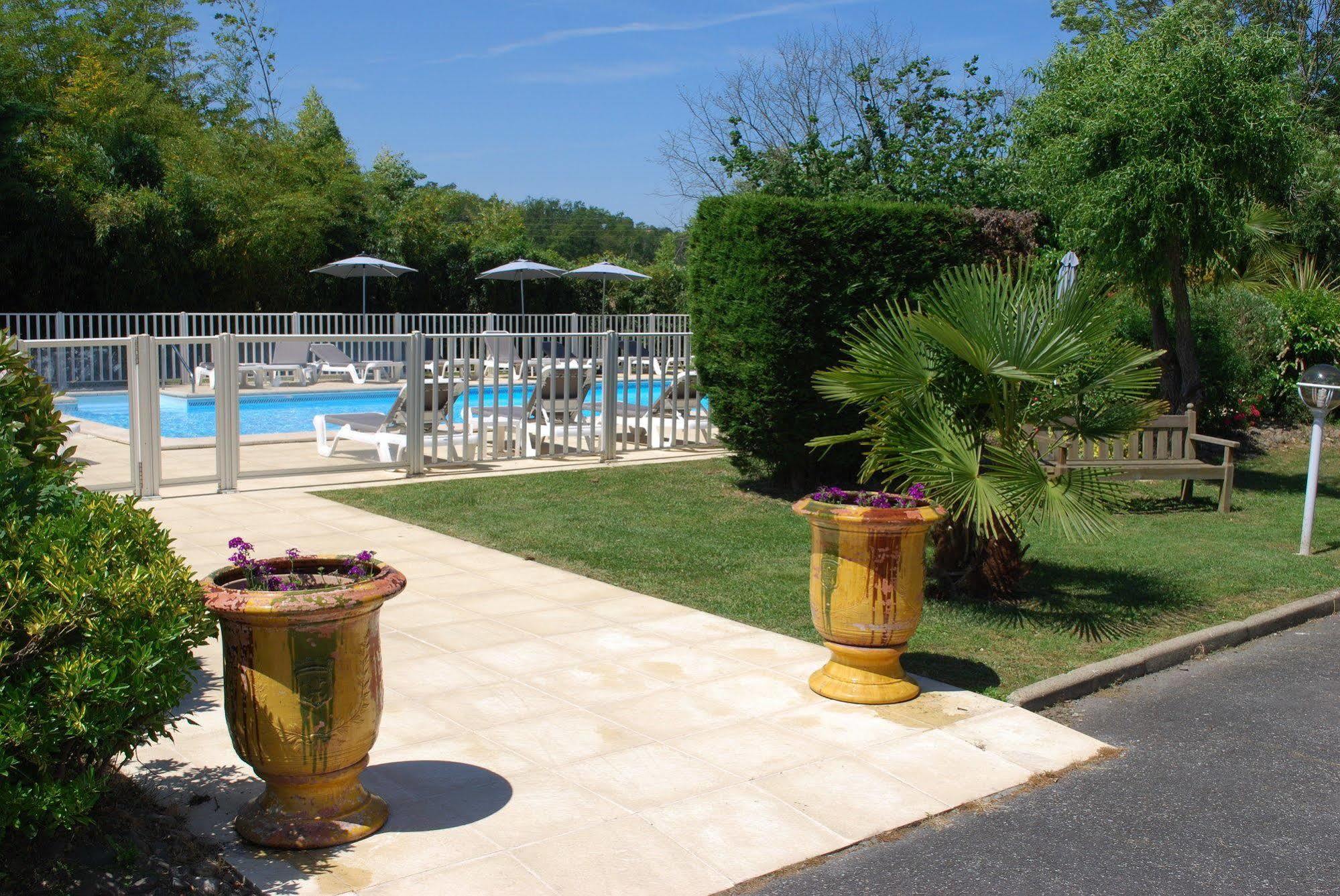 Hotel Le Relais Des Champs Eugenie-les-Bains Exterior photo